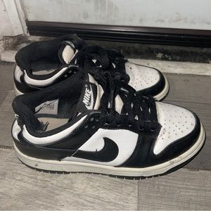 Nike Panda Dunks